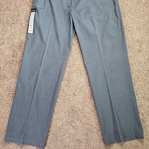 NWT Haggar Premium No Iron Khaki Pants Mens 36x32 Charcoal Heather Classic Fit - Picture 10 of 12